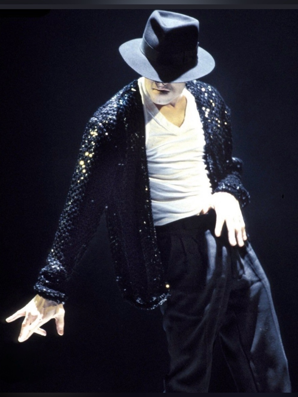 🎤 🎶 Michael Jackson 'Billie Jean' Sequins - Full Costume - Kids size 8-10 yrs 😎 - Picture 16 of 16